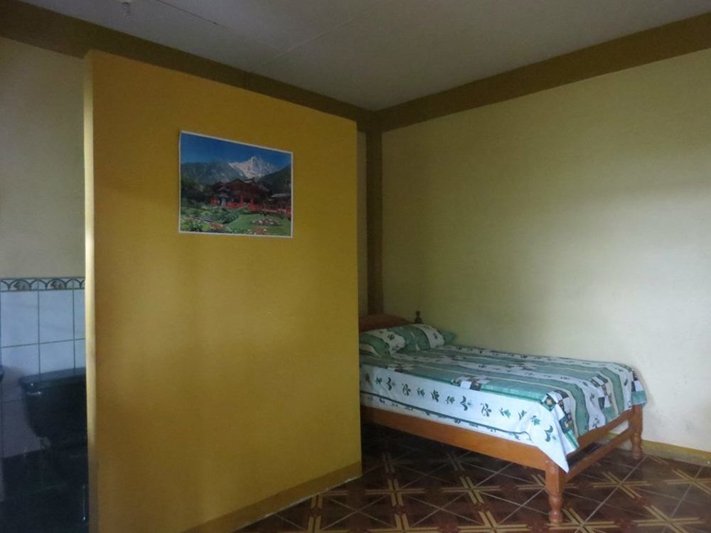 Tambopata Hostel Bambu Puerto Maldonado Buitenkant foto