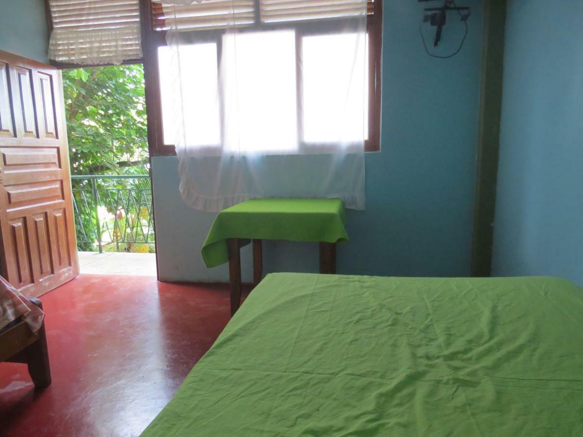 Tambopata Hostel Bambu Puerto Maldonado Buitenkant foto