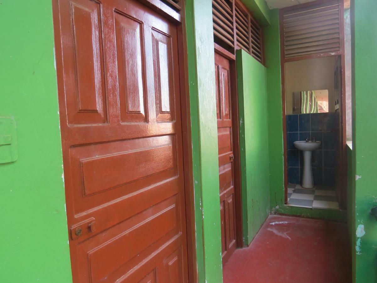 Tambopata Hostel Bambu Puerto Maldonado Buitenkant foto